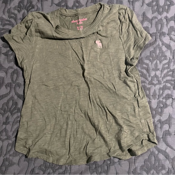 Like New Girls Abercrombie Kids Tops Lot - Picture 2 of 7